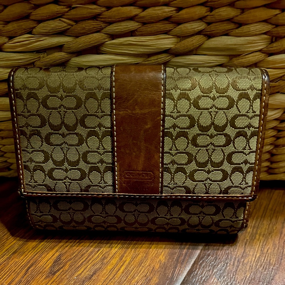 Vintage coach trifold wallet